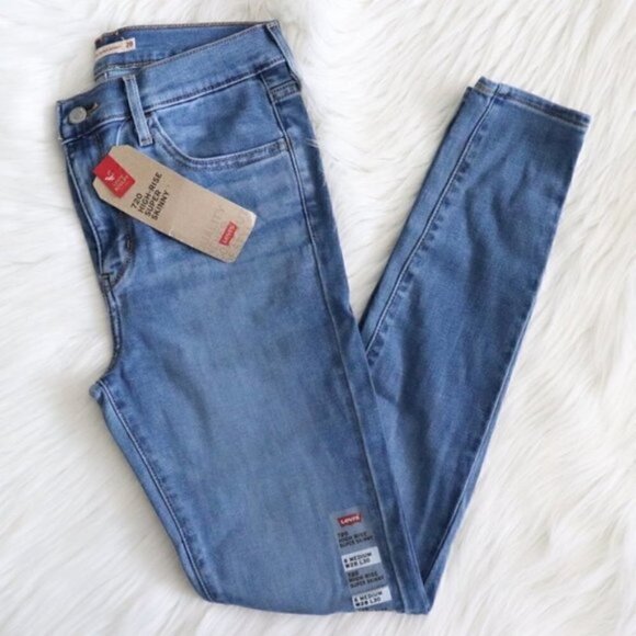 NWT Levi's Jeans 720 High Rise Super Skinny Blue Medium Wash Denim Size 28 - Picture 3 of 9